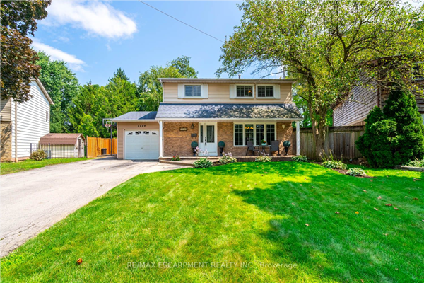 2229 Ingersoll Dr, Burlington