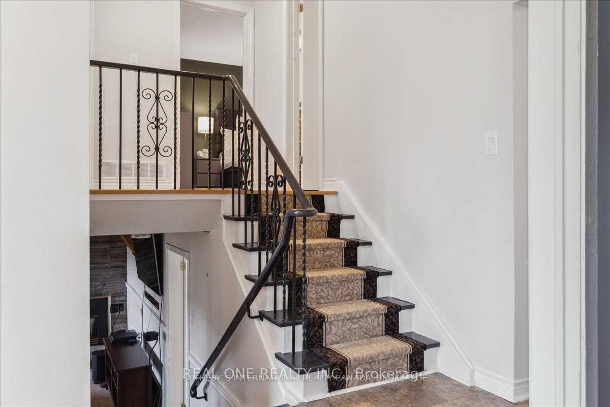 346 Trafalgar Crt