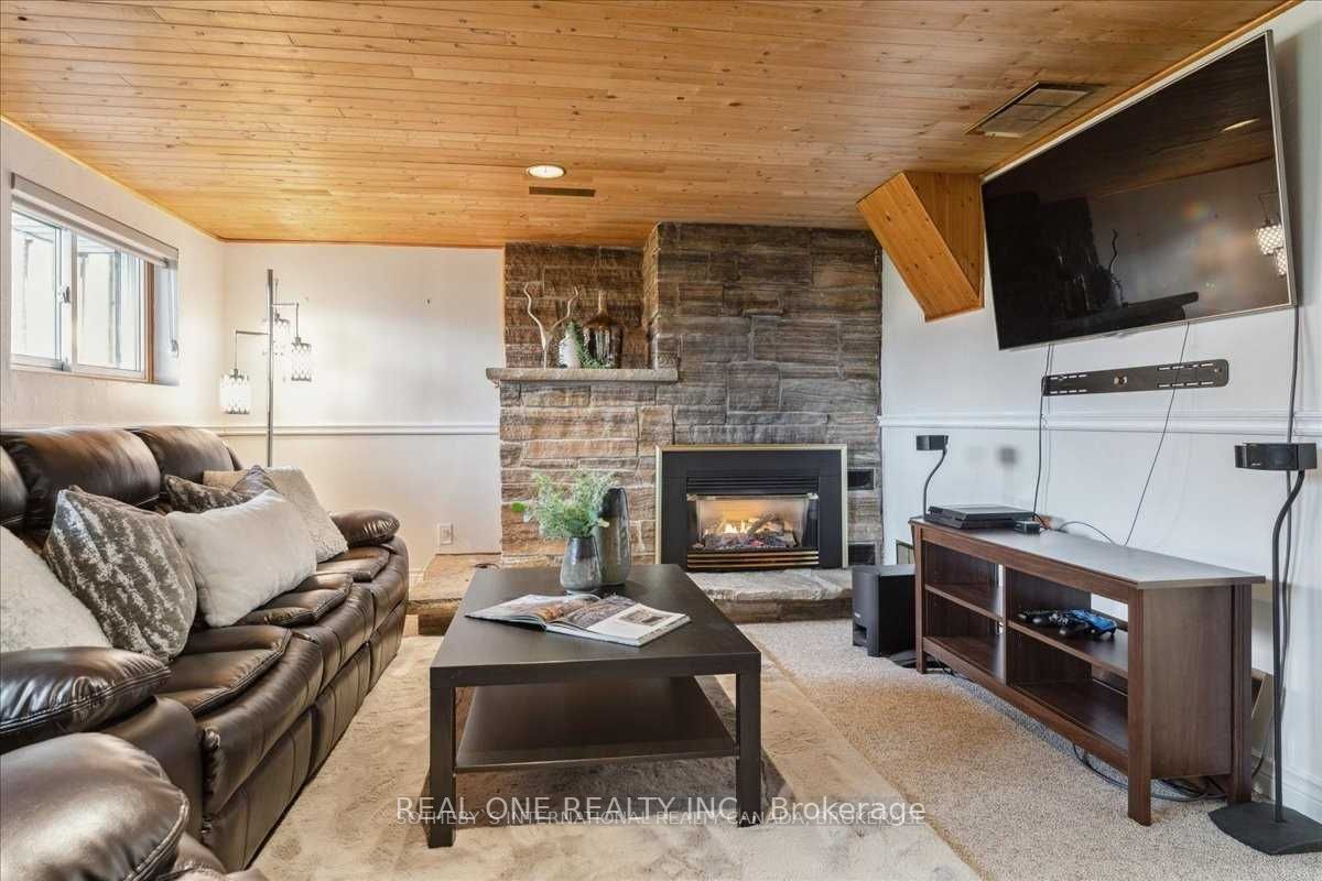 346 Trafalgar Crt