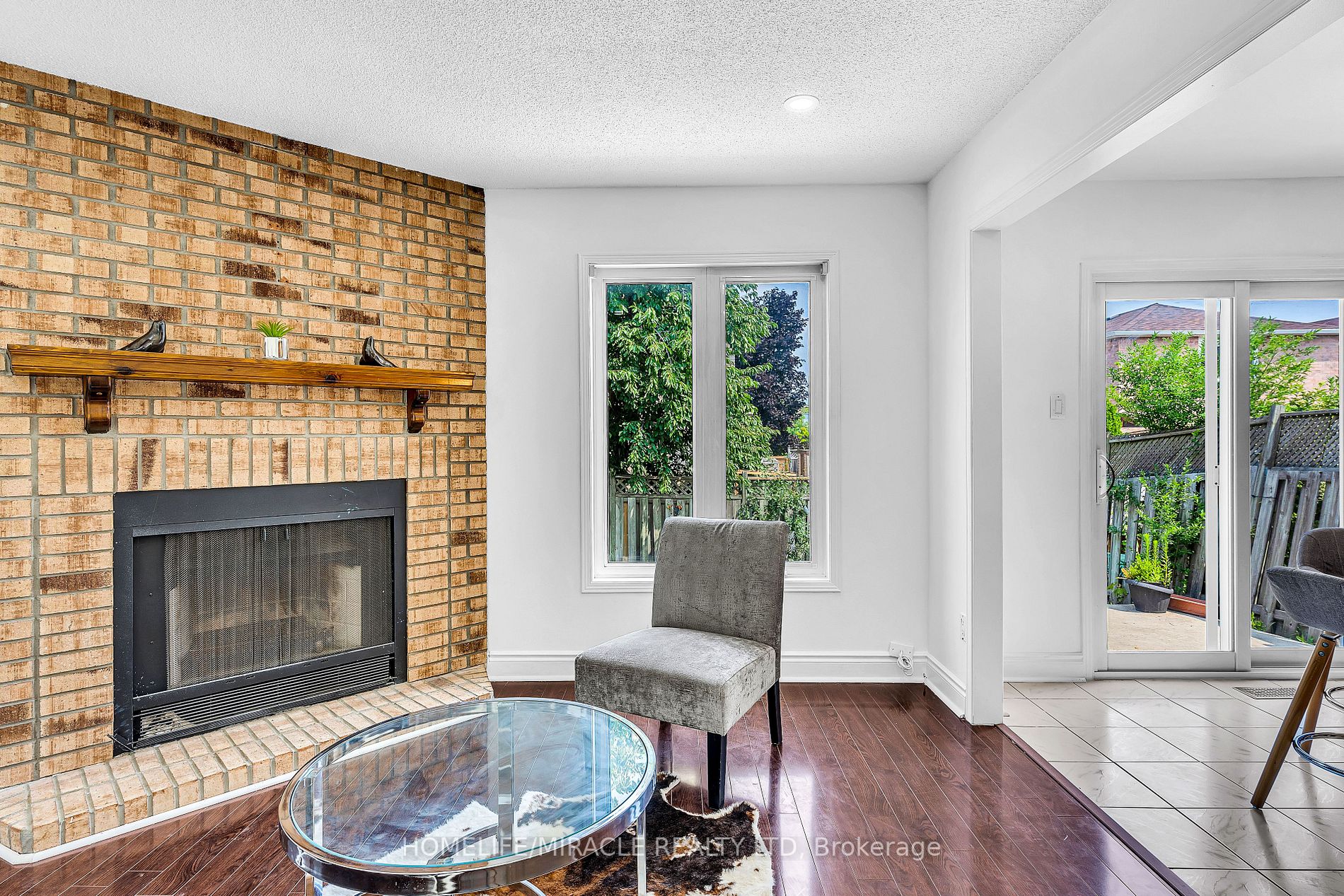 87 Sandmere Ave