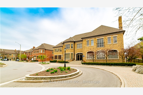 52 Village Centre Pl, Mississauga