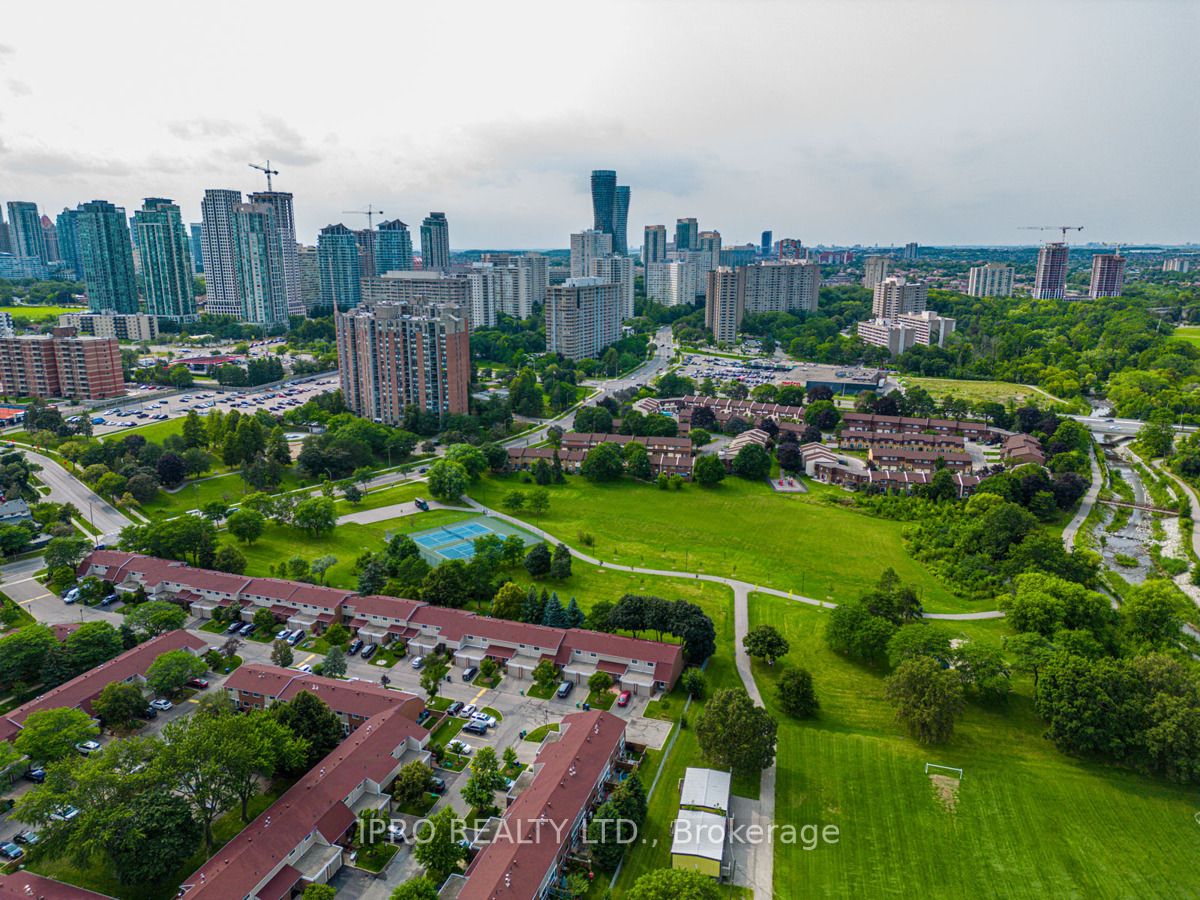 215 Mississauga Valley Blvd, #91