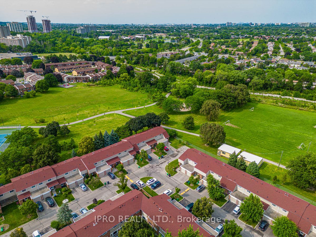 215 Mississauga Valley Blvd, #91