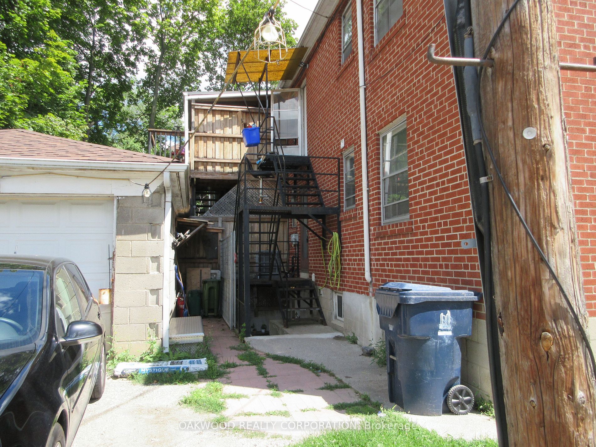 10 Joseph St