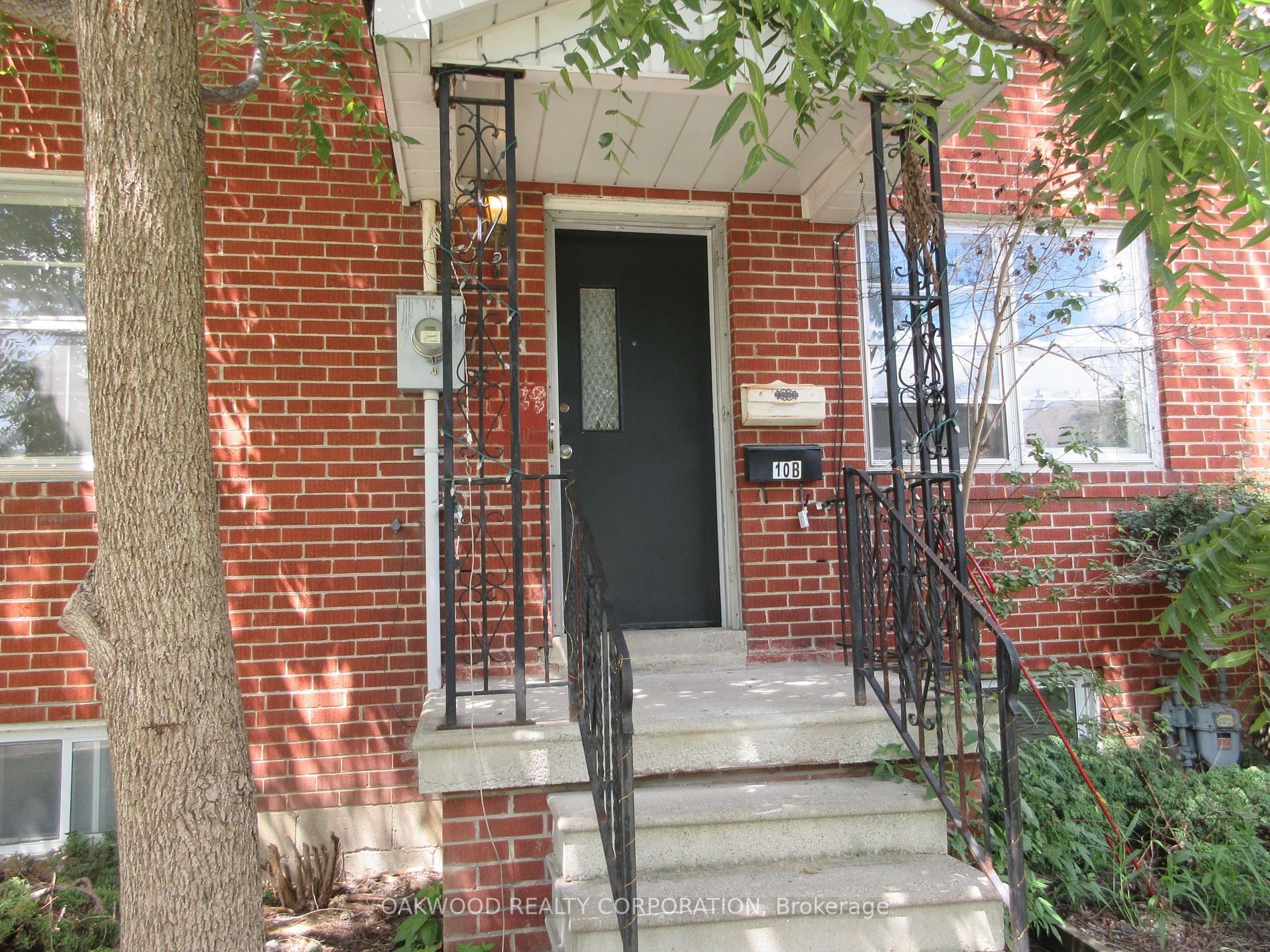 10 Joseph St