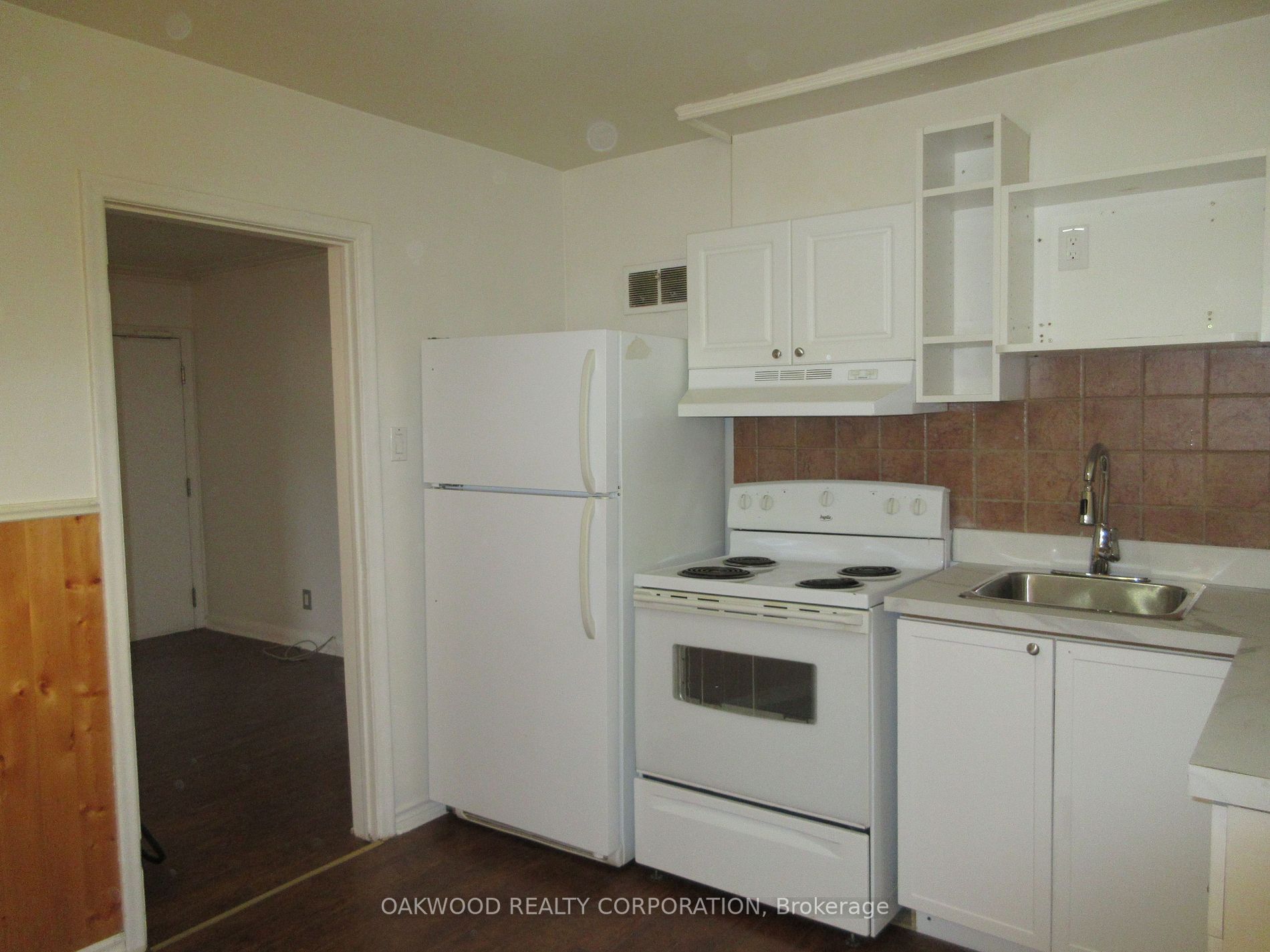 10 Joseph St