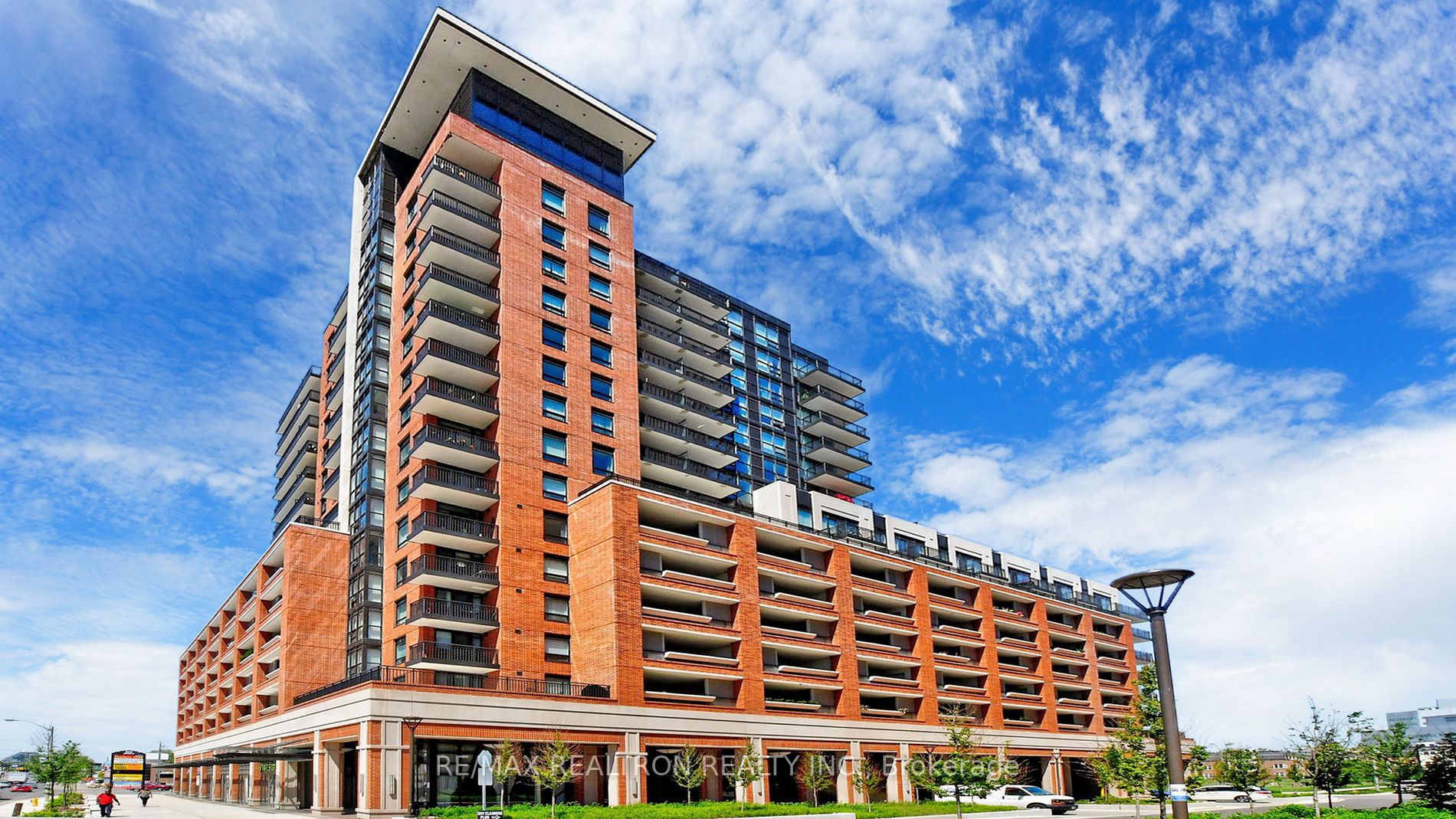 3091 Dufferin St, #527