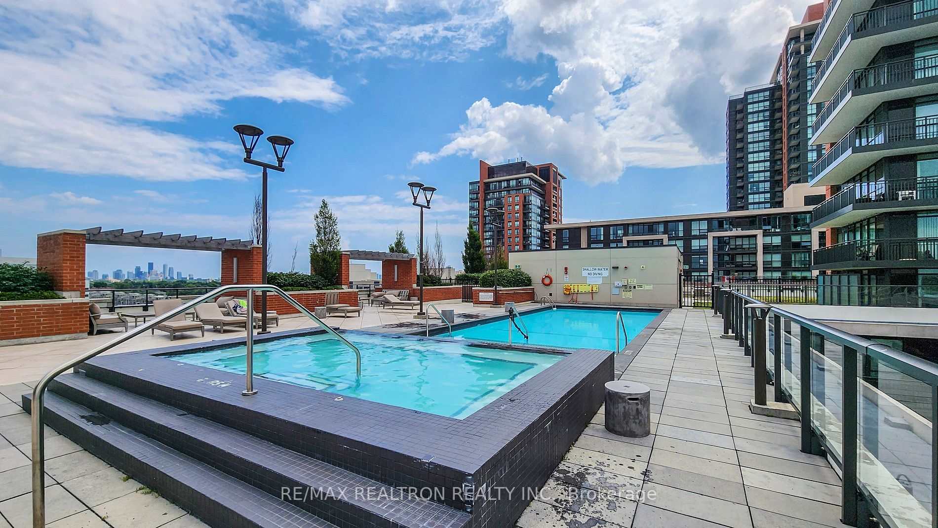 3091 Dufferin St, #527