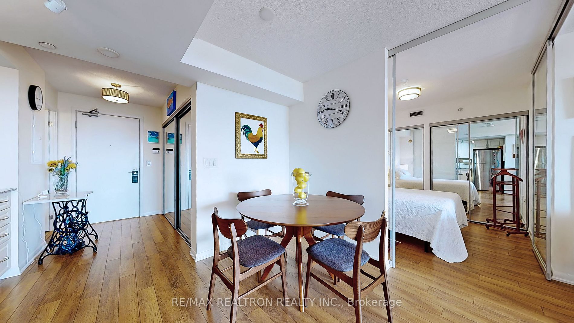 3091 Dufferin St, #527