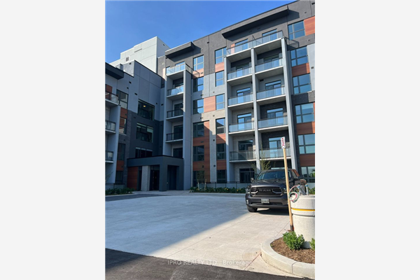 95 Dundas St, Oakville