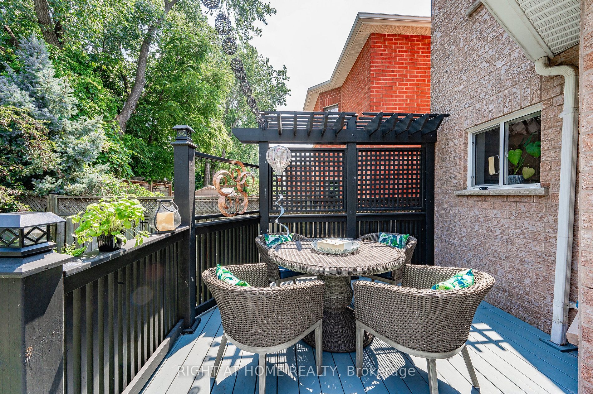 2263 Empire Cres