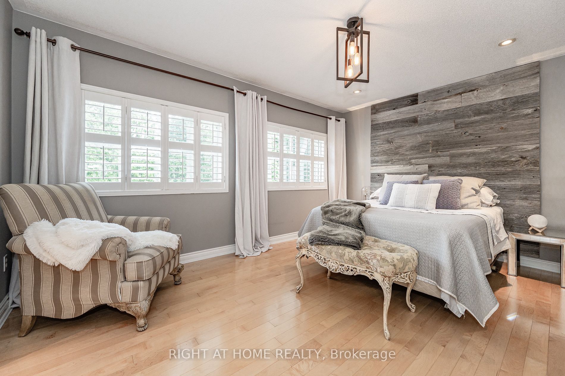 2263 Empire Cres