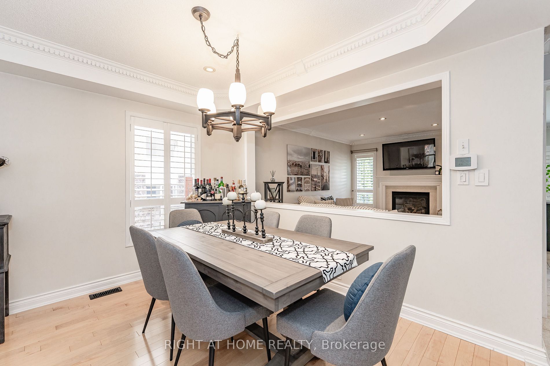 2263 Empire Cres