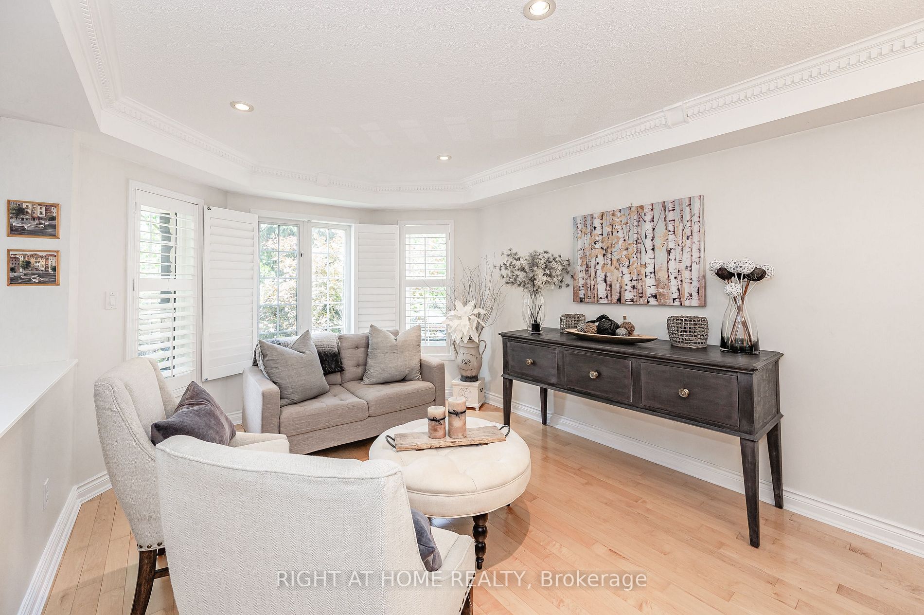 2263 Empire Cres
