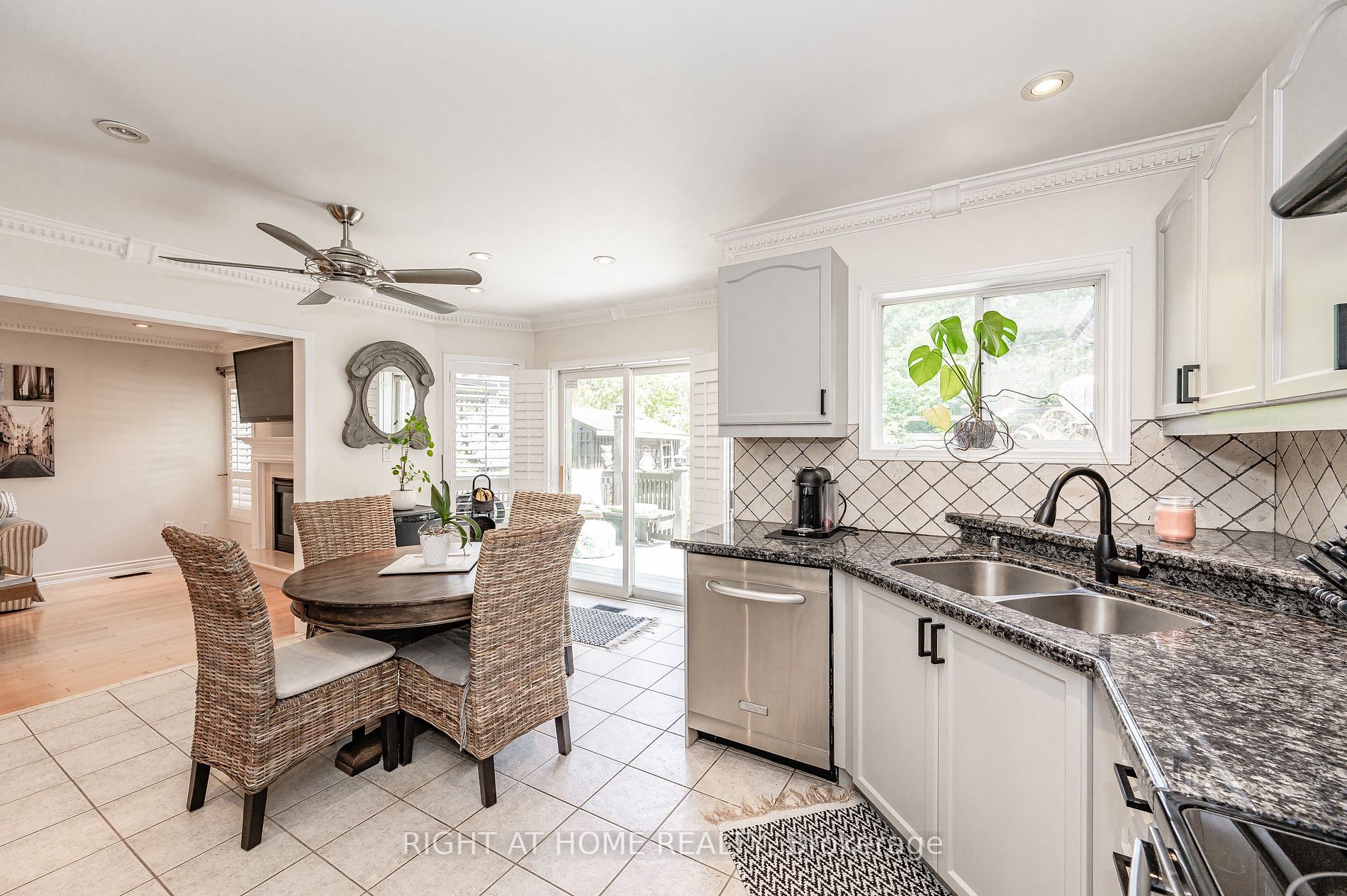 2263 Empire Cres