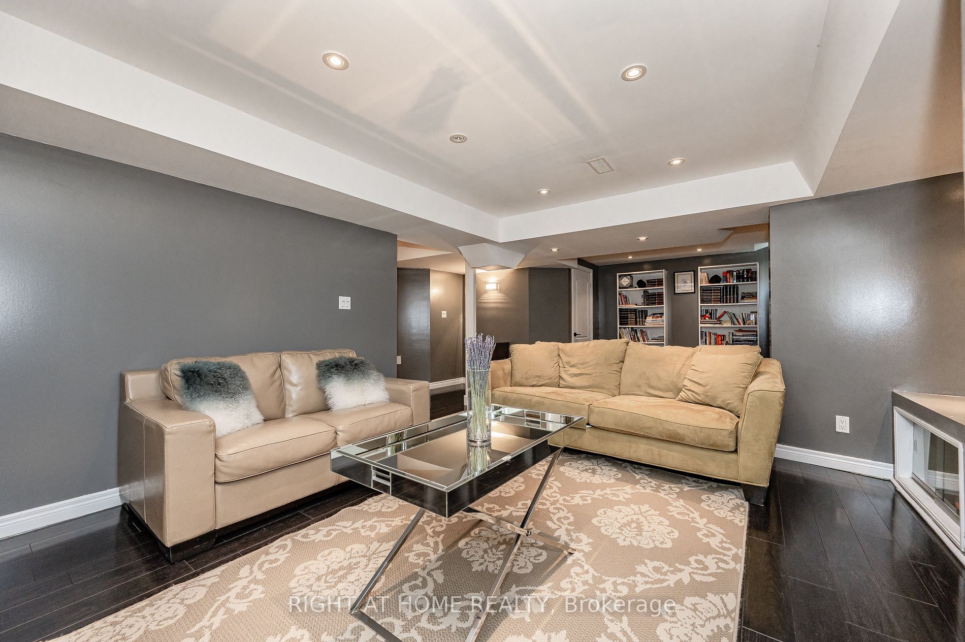2263 Empire Cres