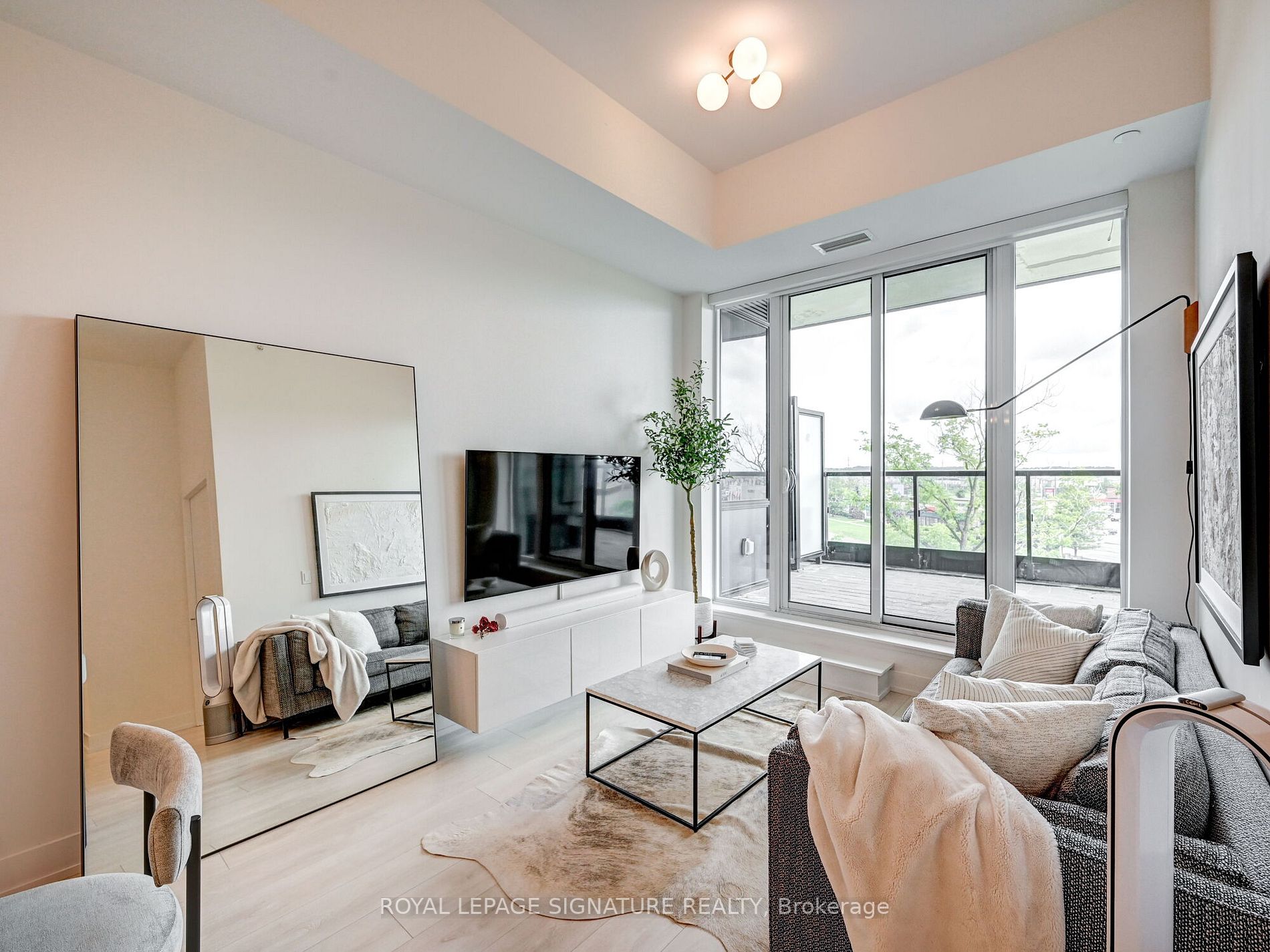 297 Oak Walk Dr, #318