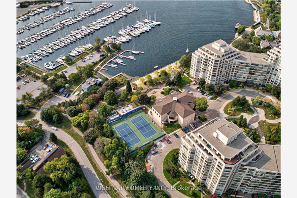 2261 Lake Shore Blvd W, Toronto