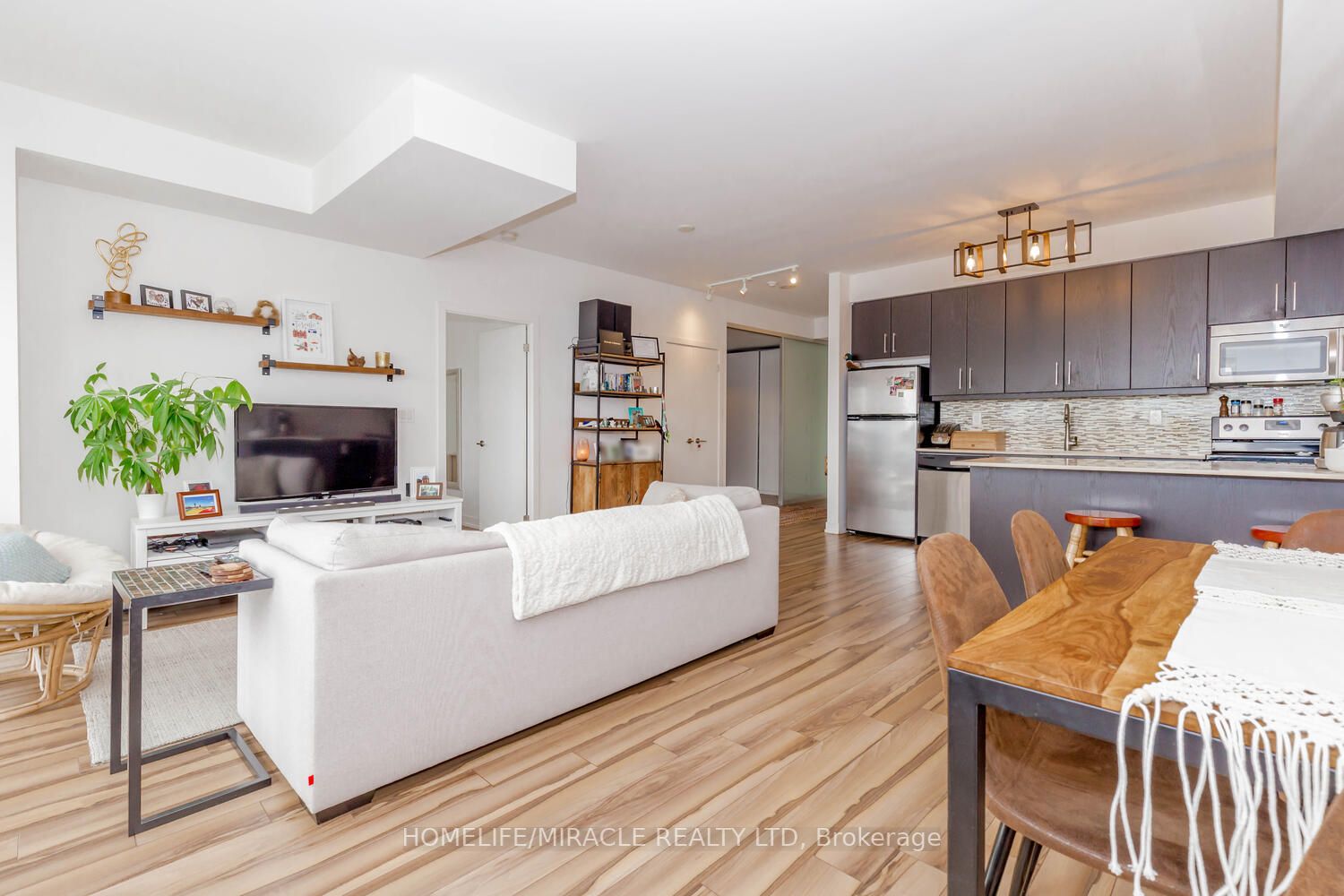 5101 Dundas St W, #412