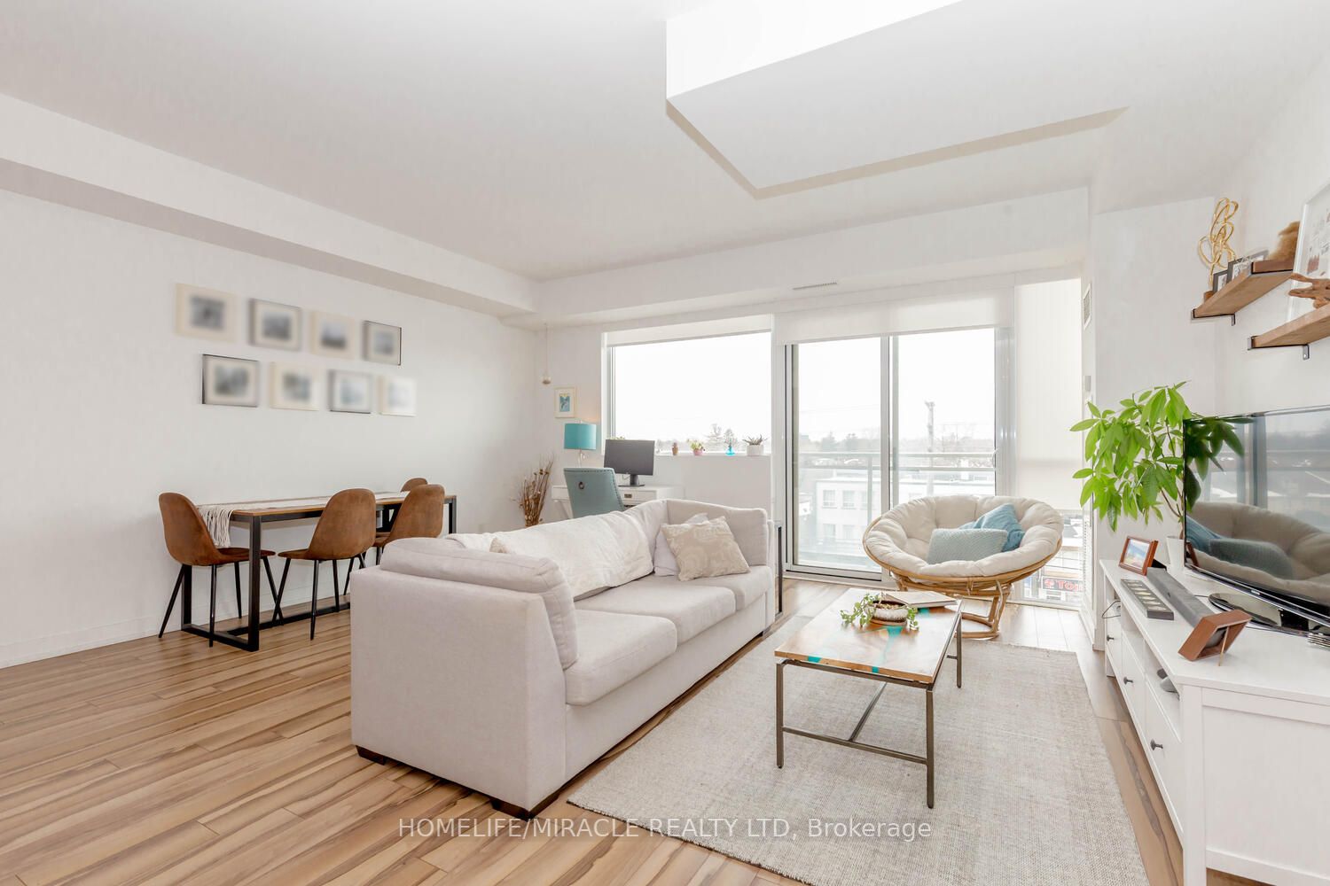 5101 Dundas St W, #412