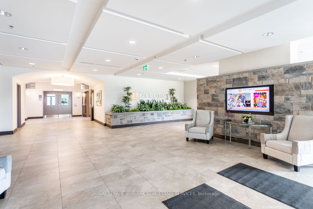3290 New St, #213