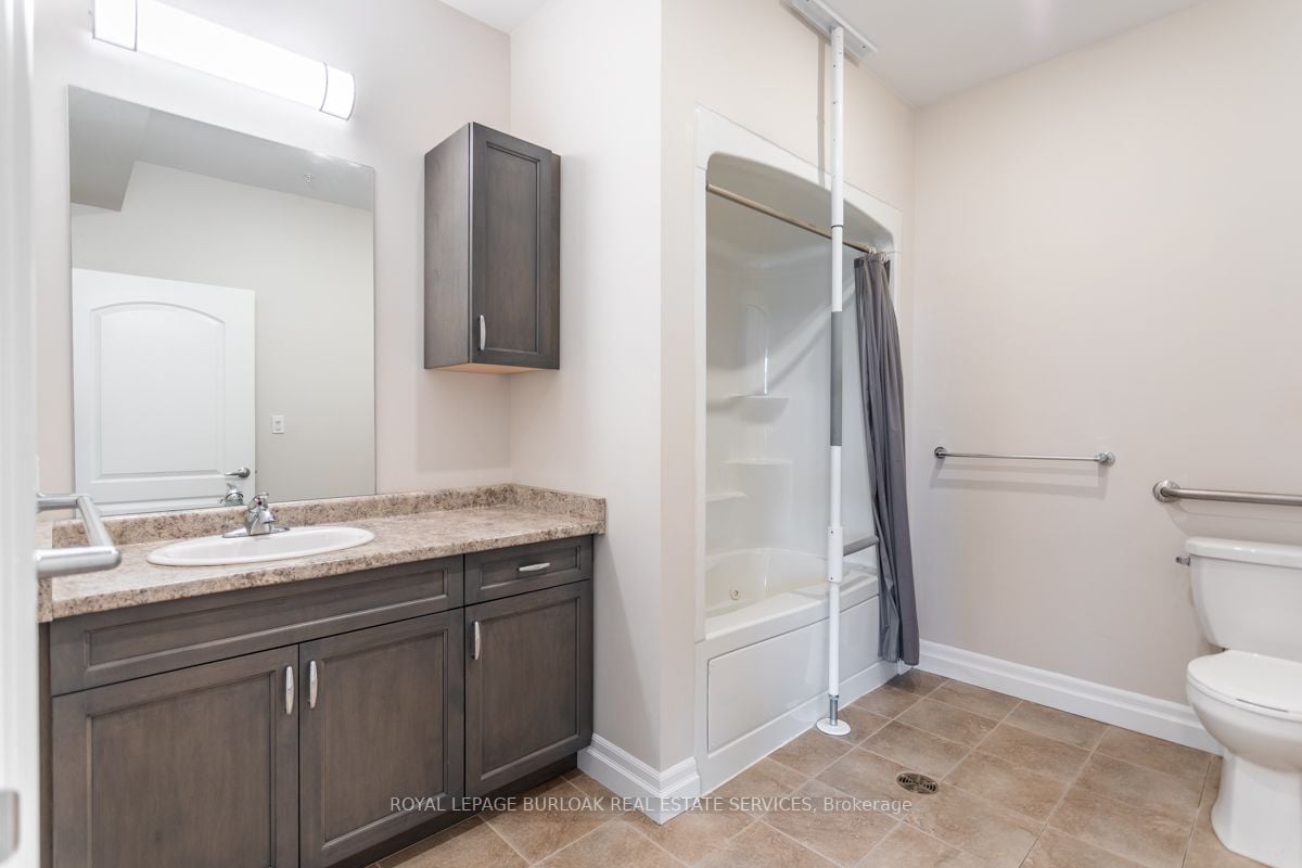 3290 New St, #213
