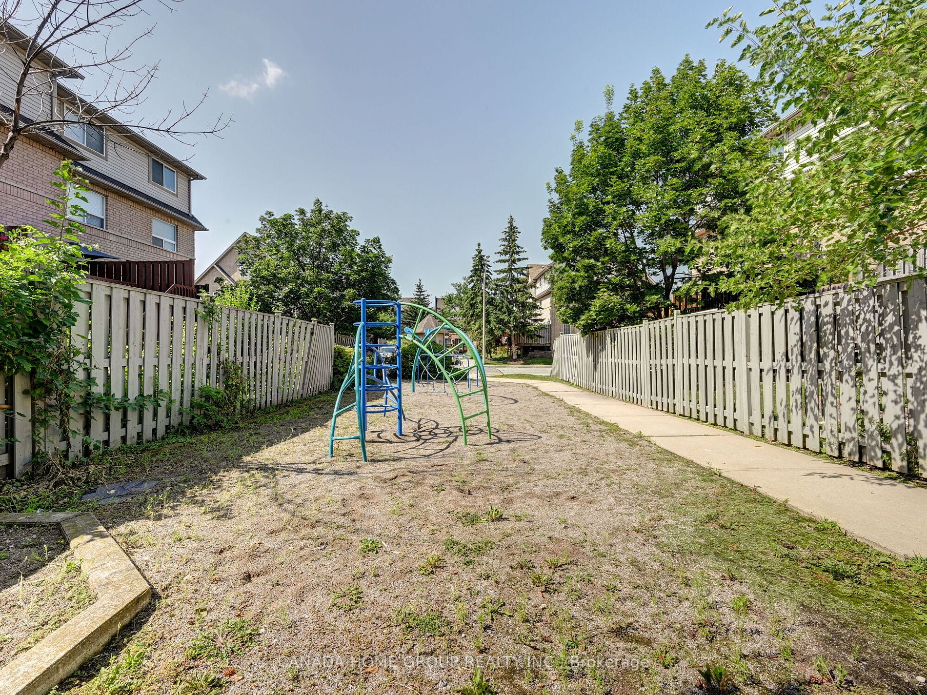 75 Strathaven Dr, #17