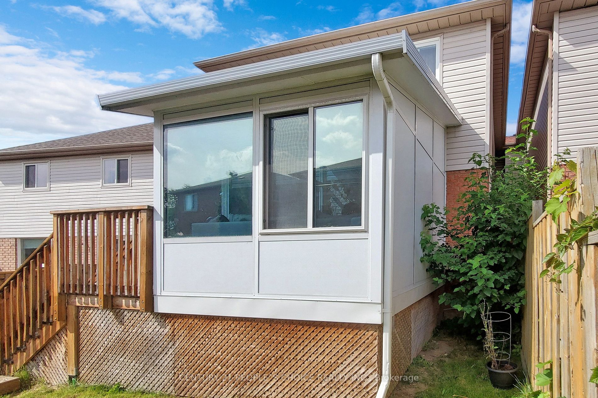 880 Delgado Dr