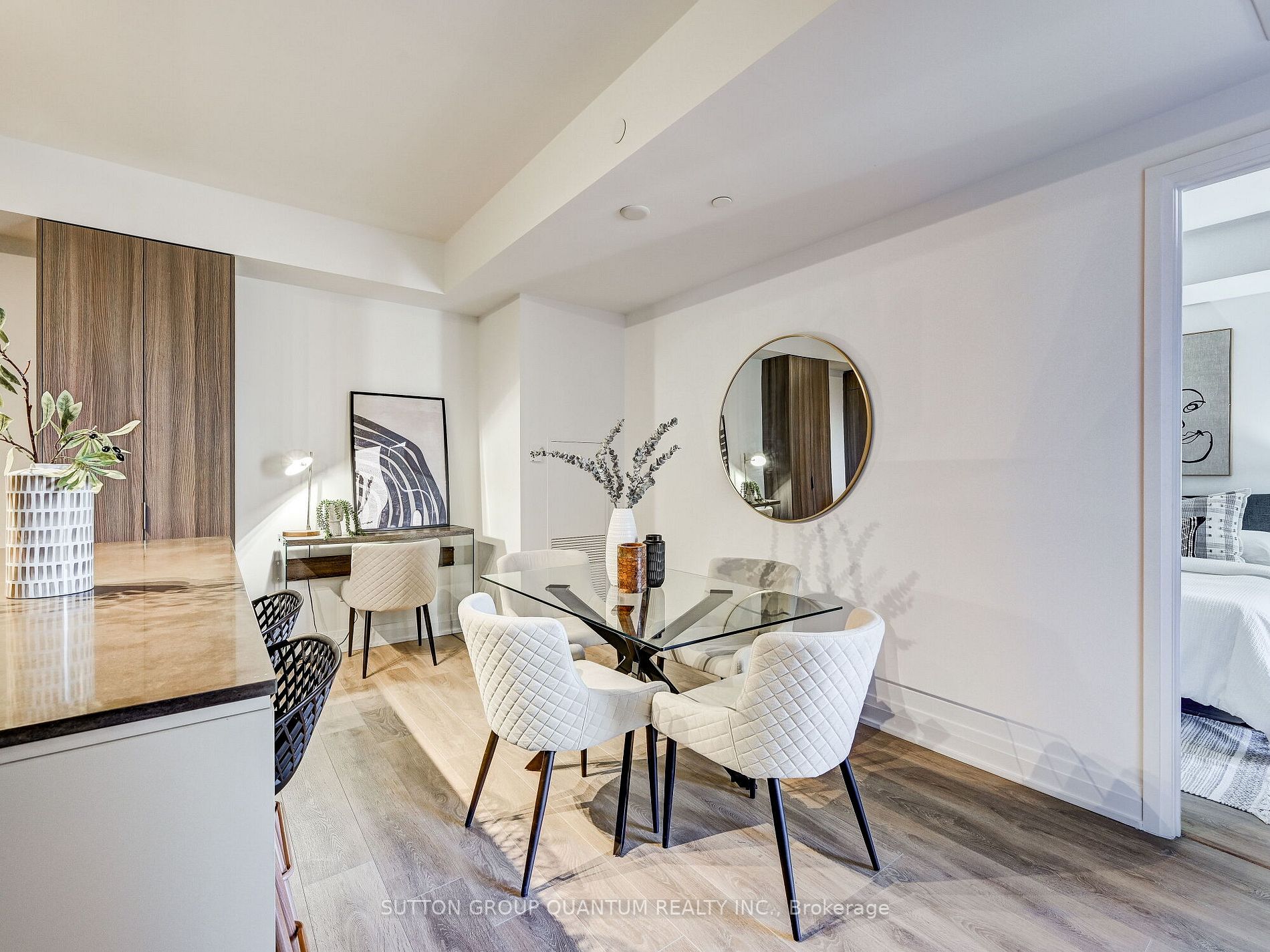 21 Park St E, #501