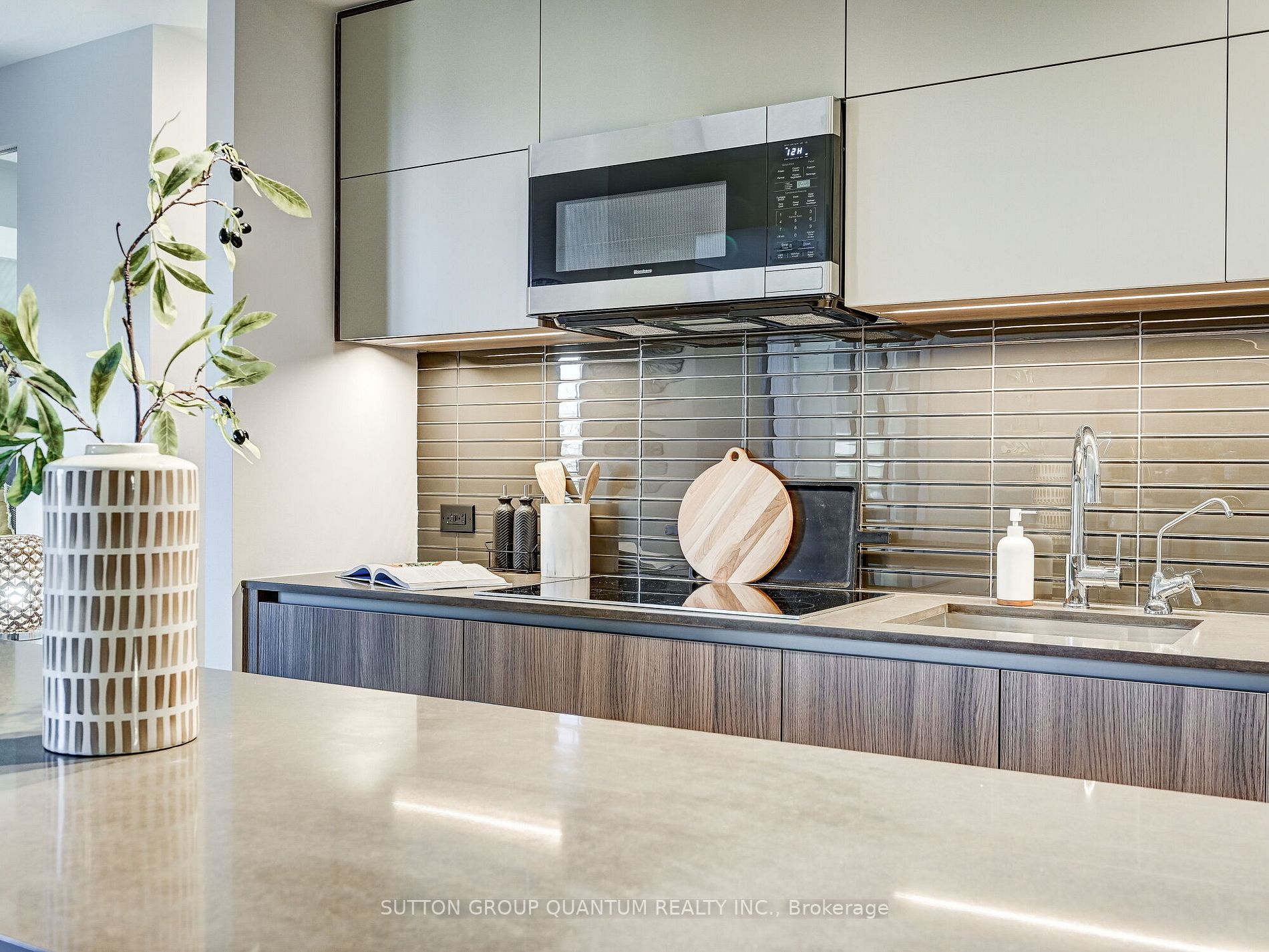 21 Park St E, #501
