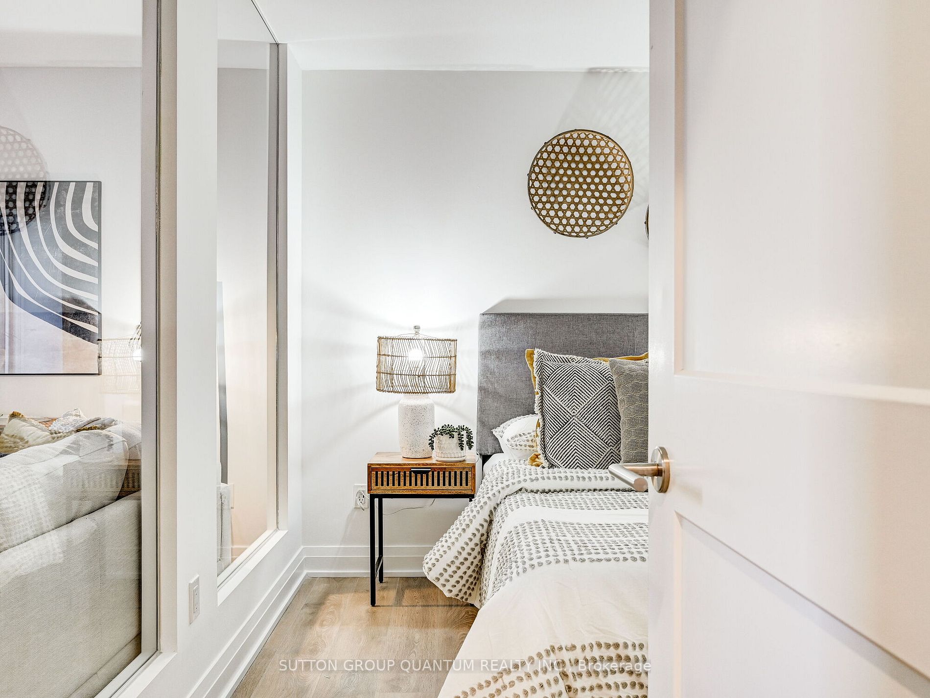 21 Park St E, #501