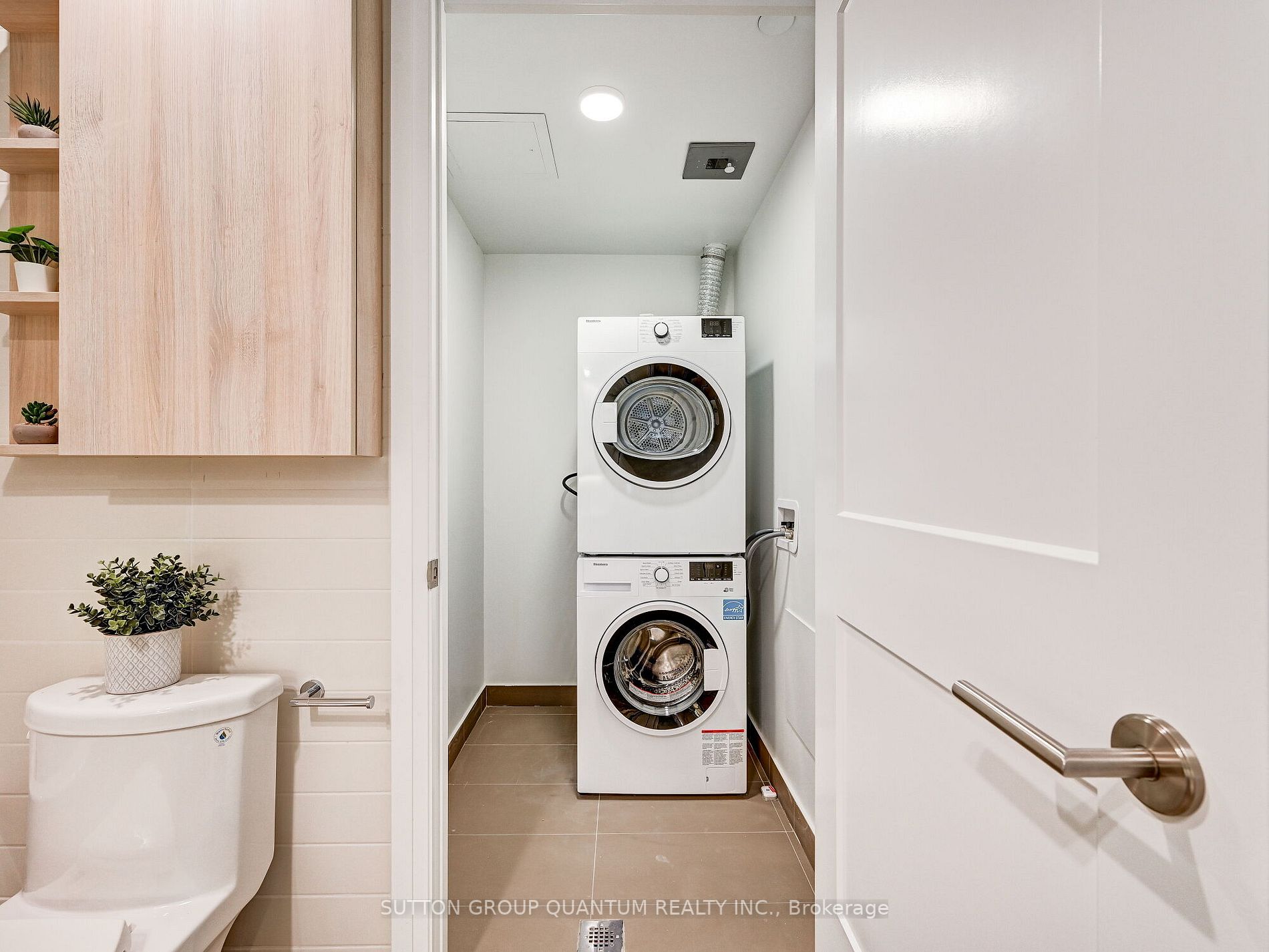 21 Park St E, #501