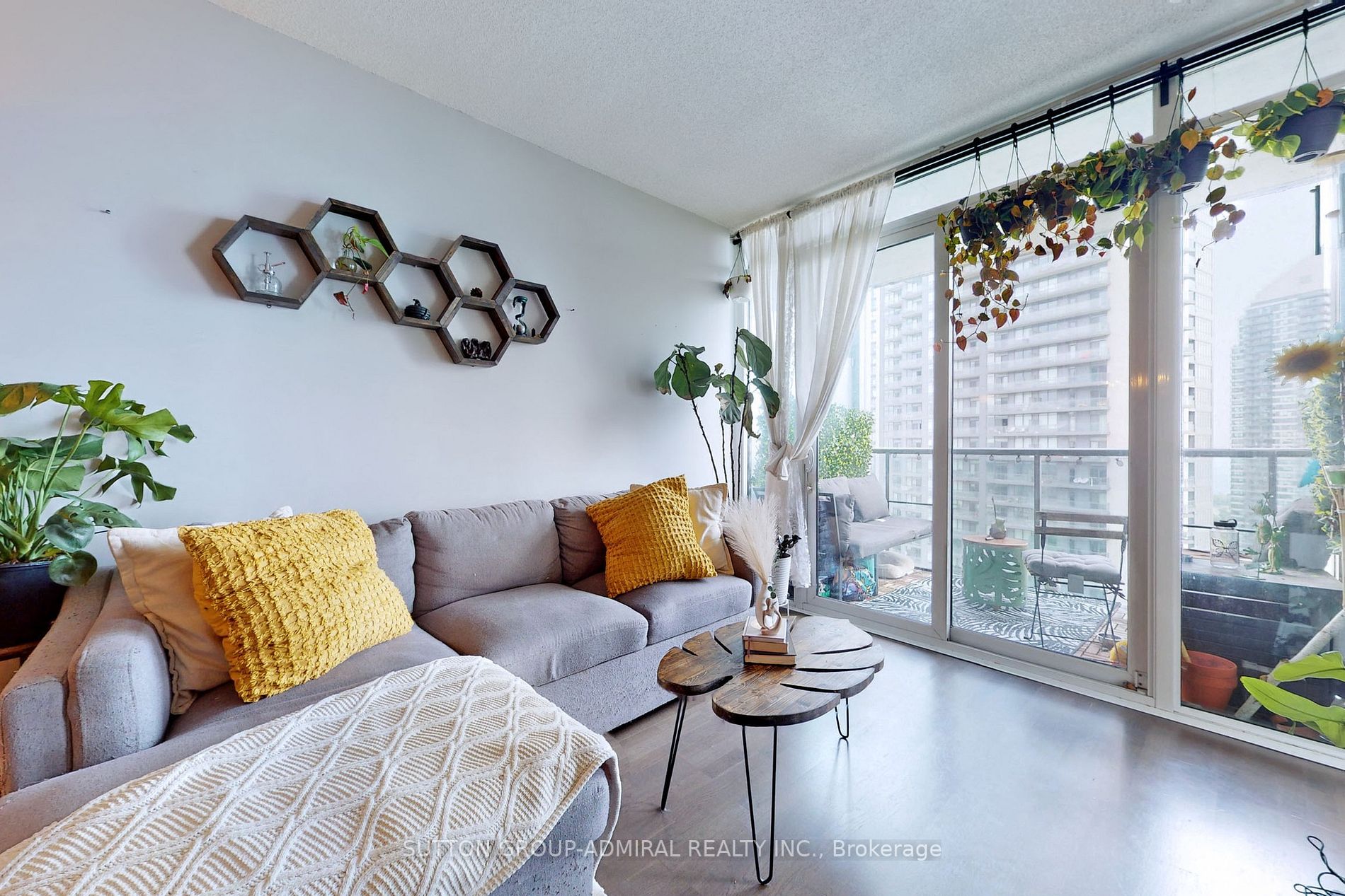 88 Park Lawn Rd, #2606
