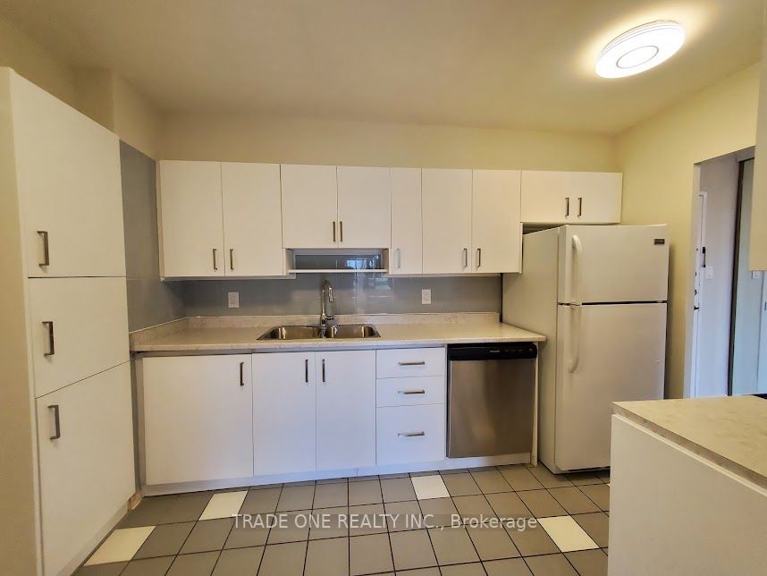 85 Emmett Ave, #506