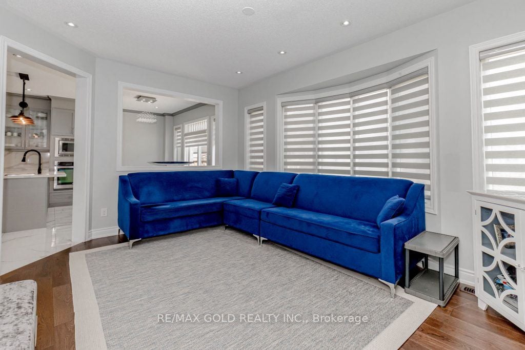7 Moonland Rd