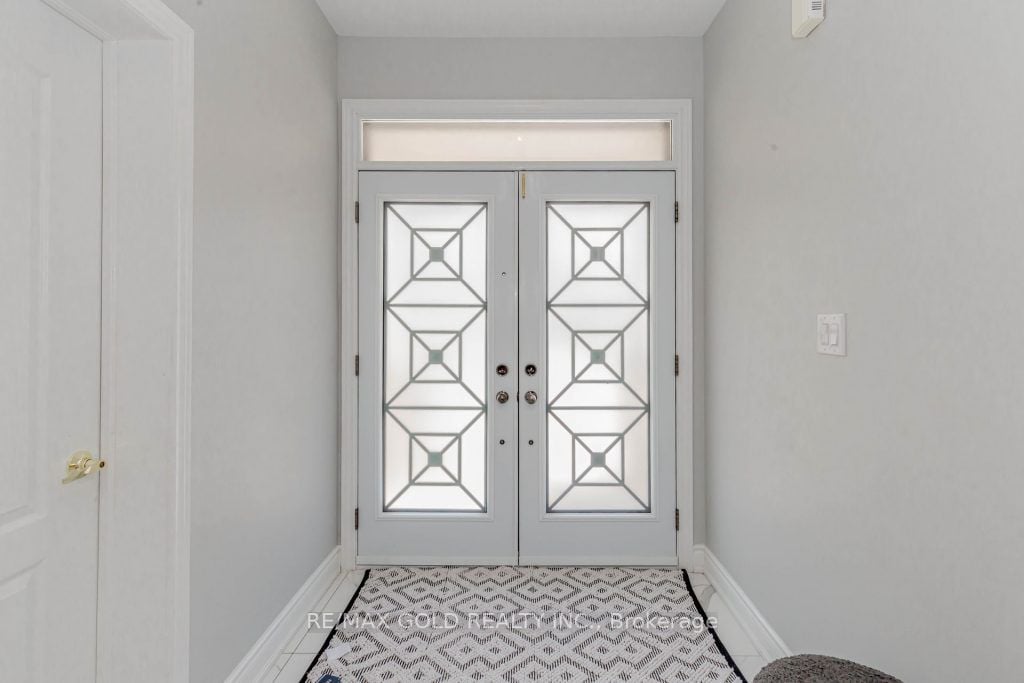 7 Moonland Rd