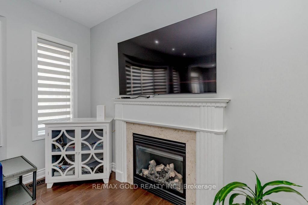 7 Moonland Rd