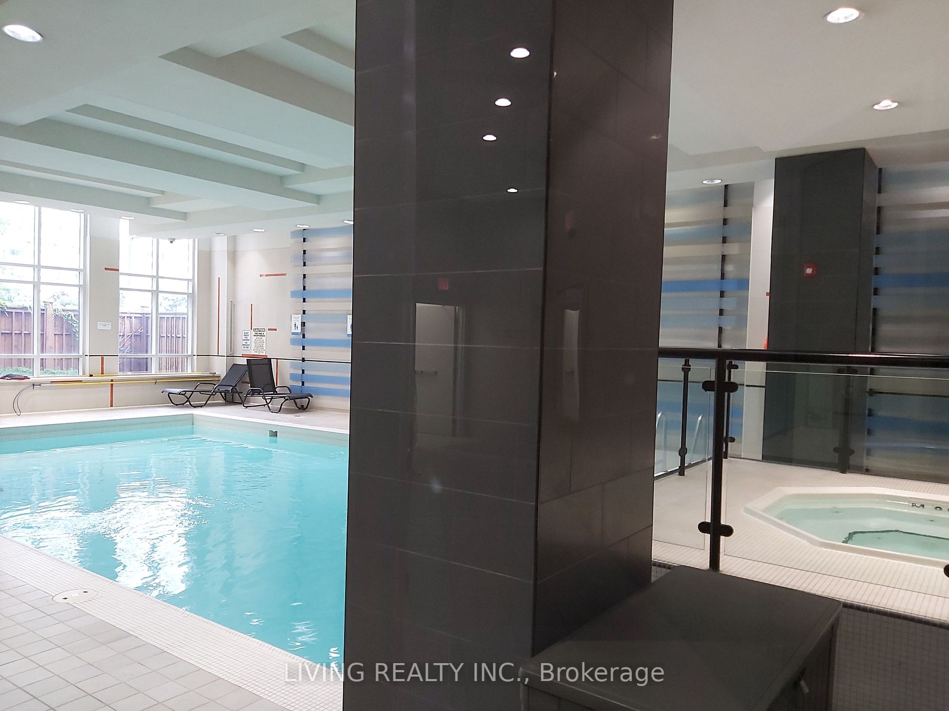 330 Burnhamthorpe Rd W, #2109