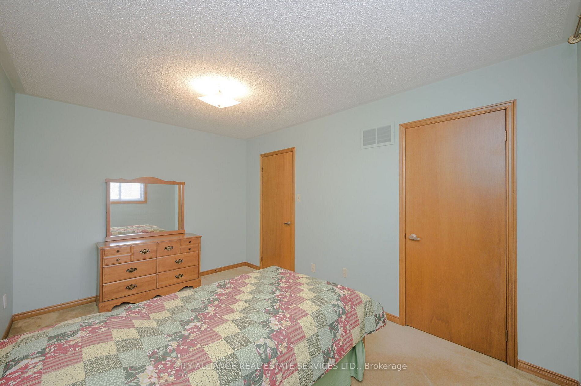 1130 Manor Road