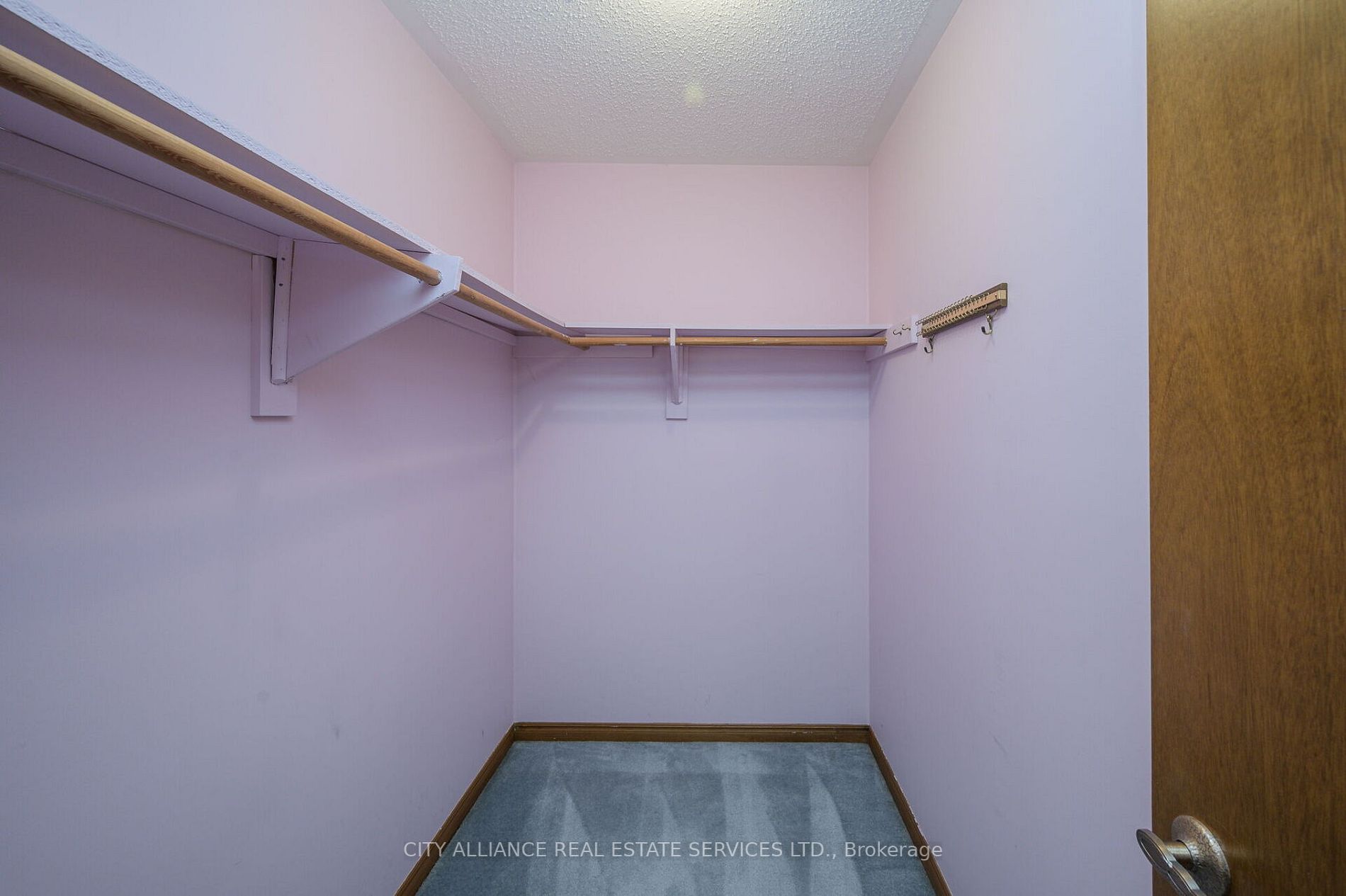1130 Manor Road