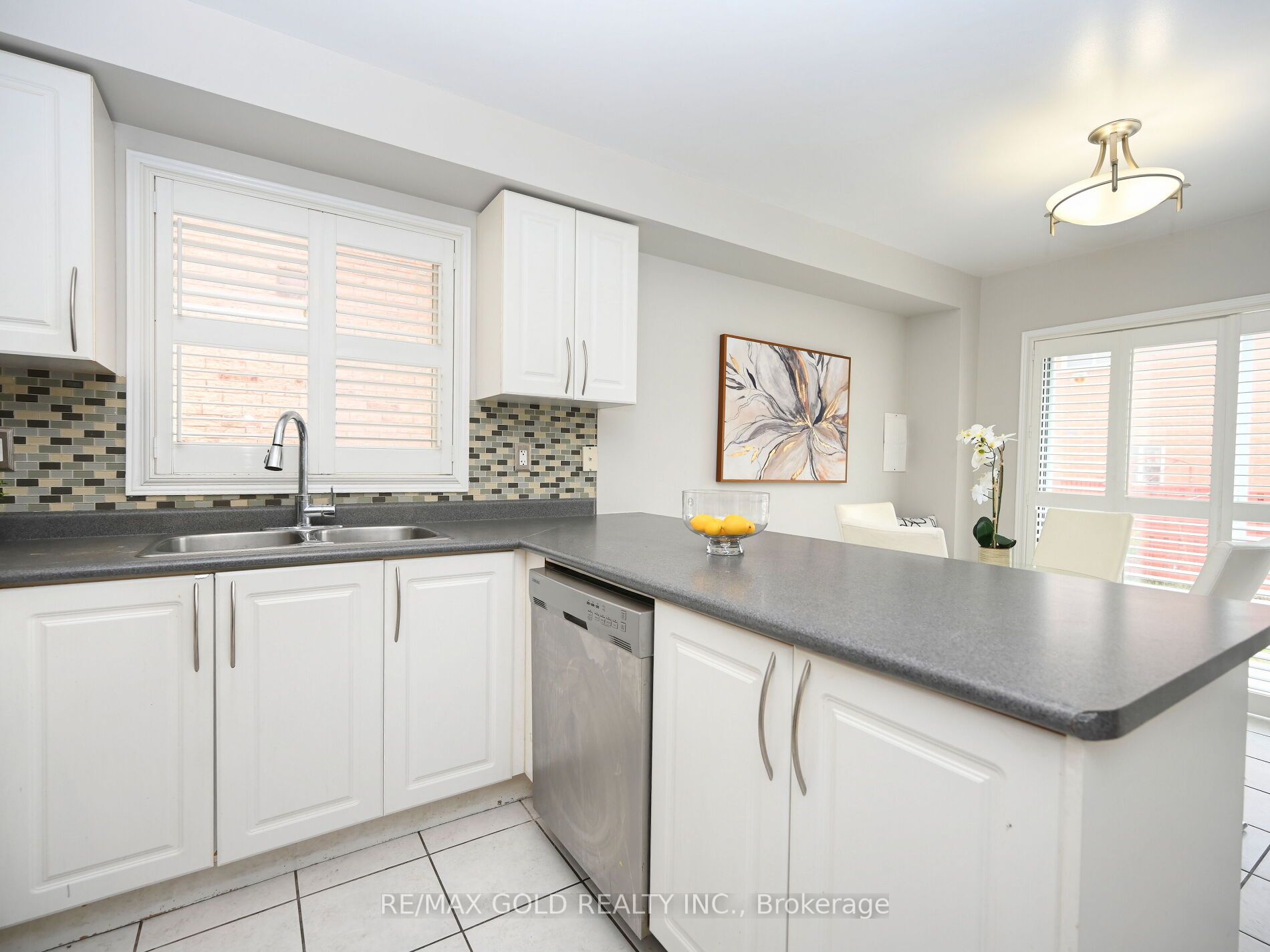 13 Galveston Cres