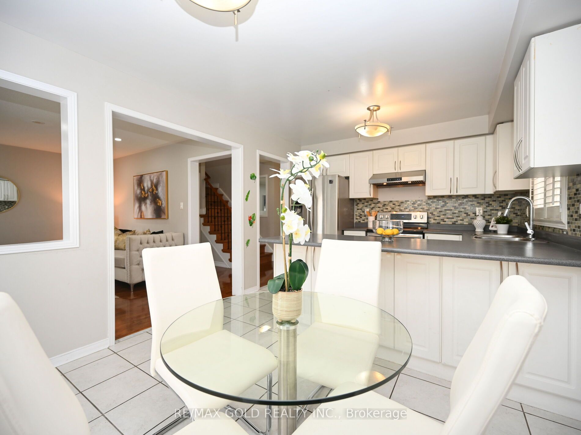 13 Galveston Cres