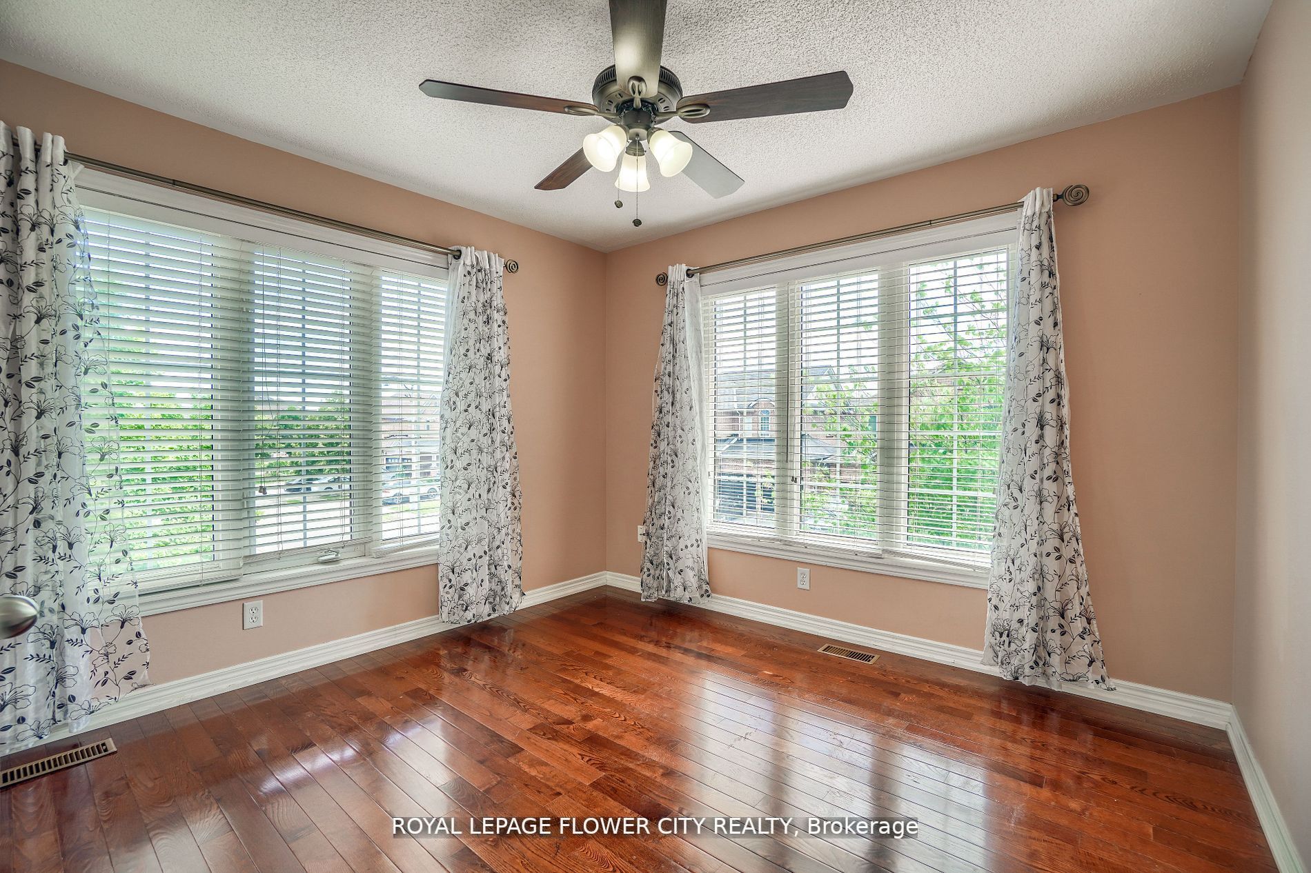 29 Long Meadow Rd