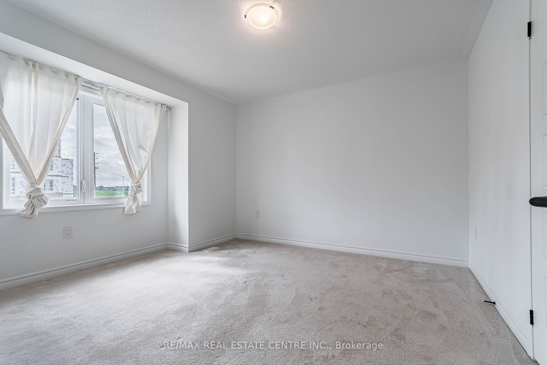 493 Gordon Krantz Ave