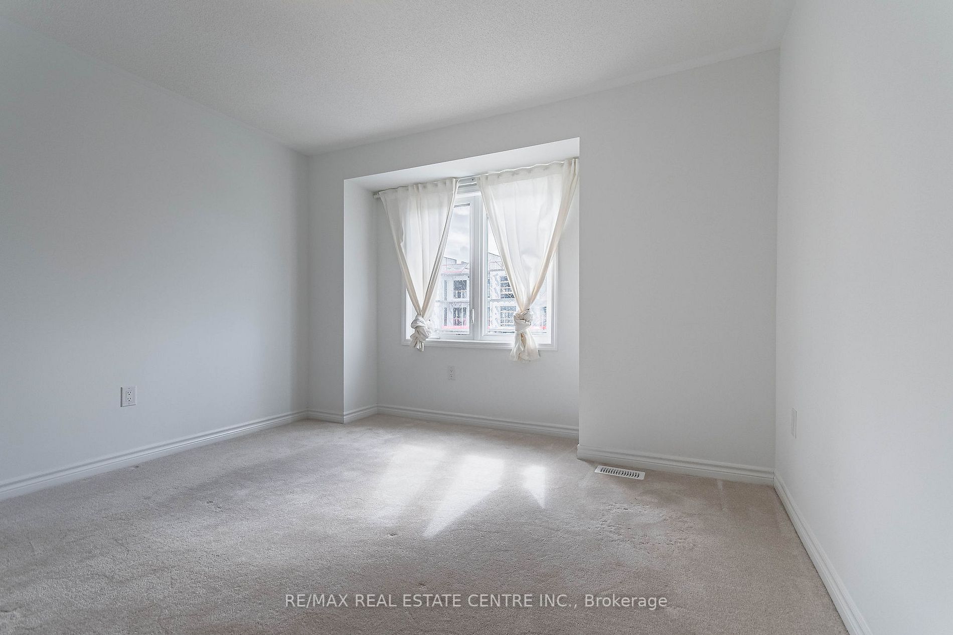 493 Gordon Krantz Ave