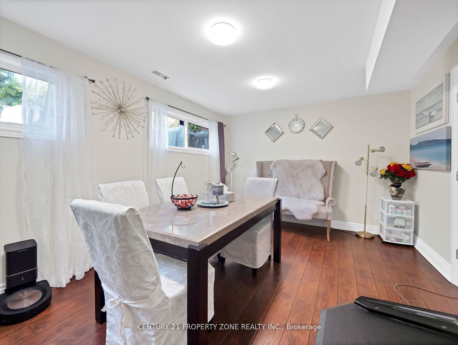 11 Hinchley Wood Grve