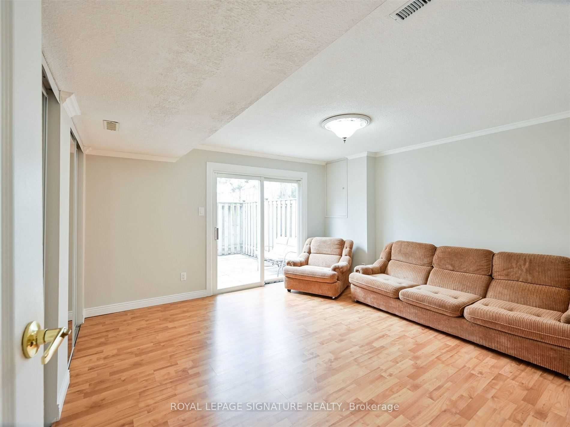 1221 Dundix Rd, #101