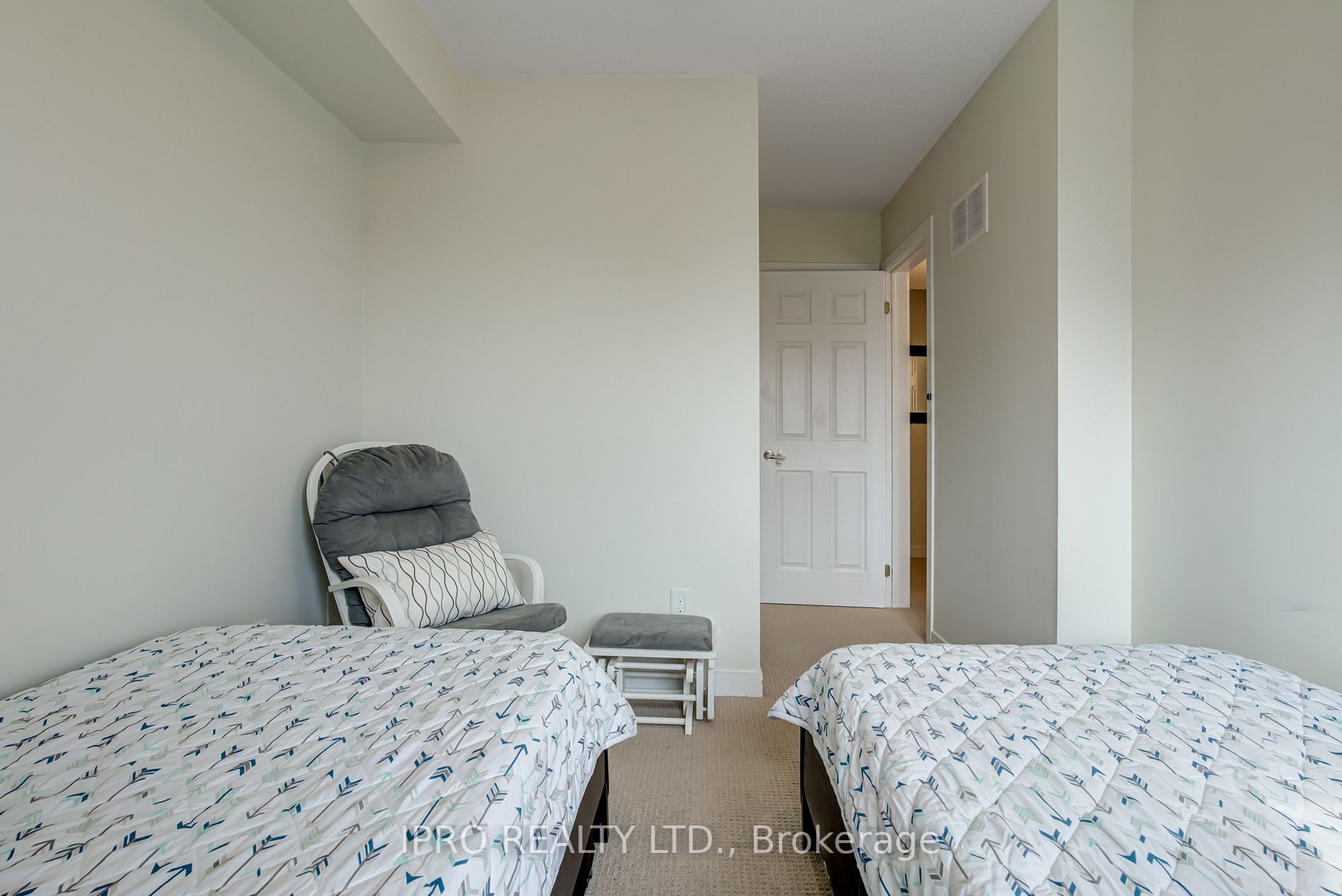 6 Bicknell Ave, #10