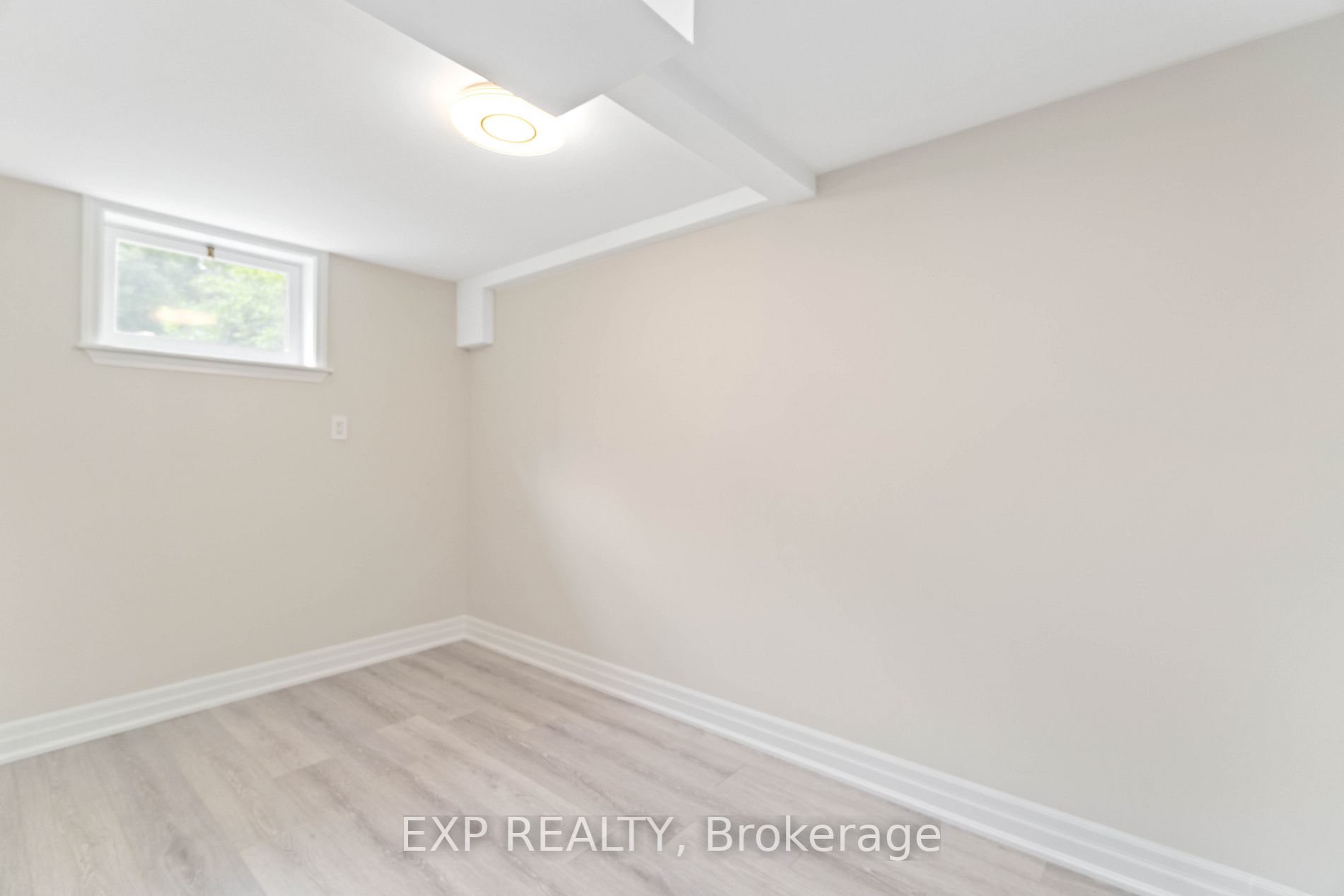 2231 Wyandotte Dr
