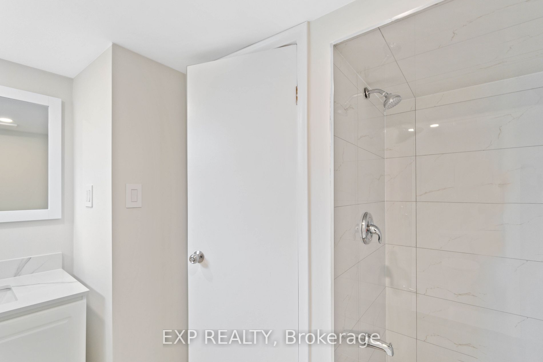 2231 Wyandotte Dr